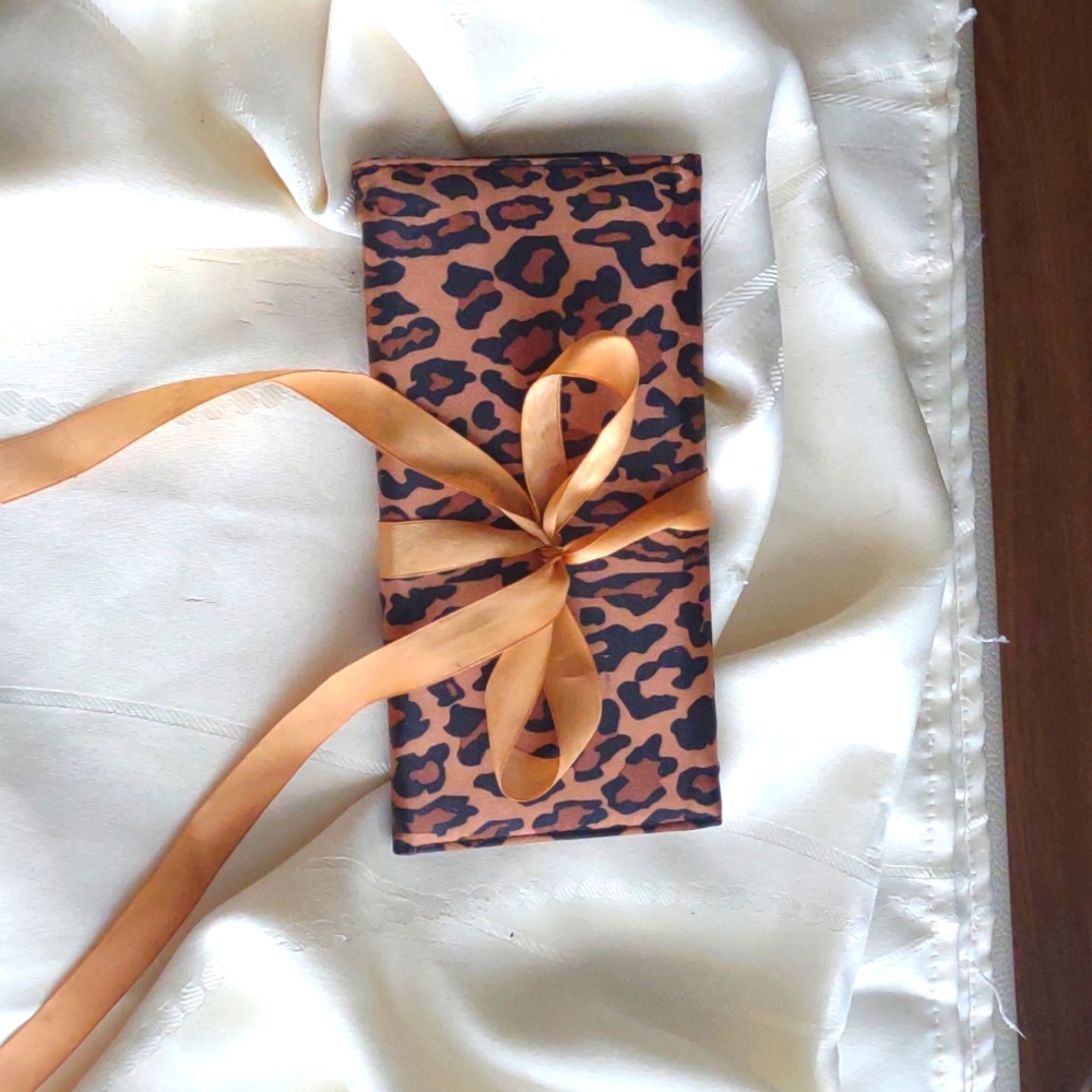 Cheetah print make up brushes